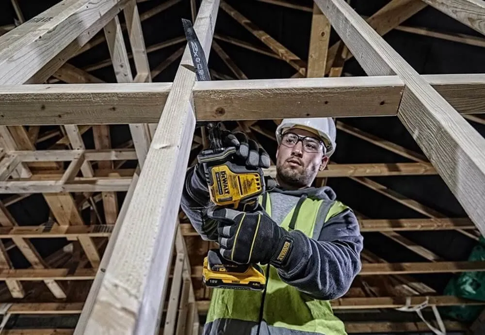 Dewalt DCS369NT 18V bürstenlose Mini-Säbelsäge mit Tragekoffer