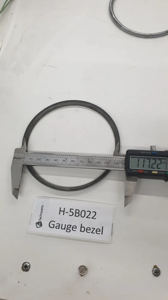 H-5B022 Manometerblende