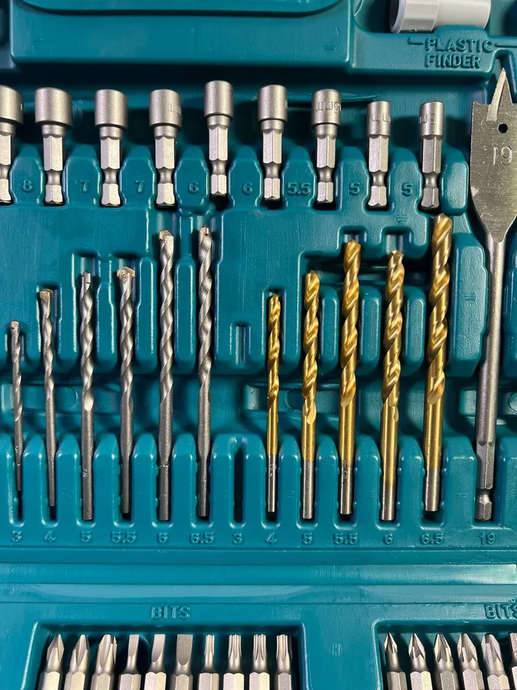 Makita Bit und Bohrer Set 99 teilig ( P-67832 ) - Unvollständig