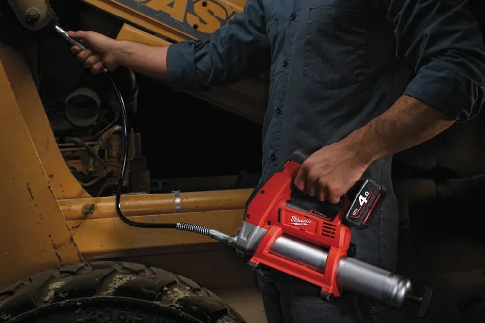 Milwaukee M12 GG-0 Kleinwagen-Fettpresse